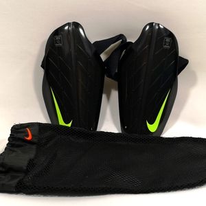 Pre-owned Nike Youth Shin Guards w/ Mesh Bag, Length 5'7"-5'11" Black